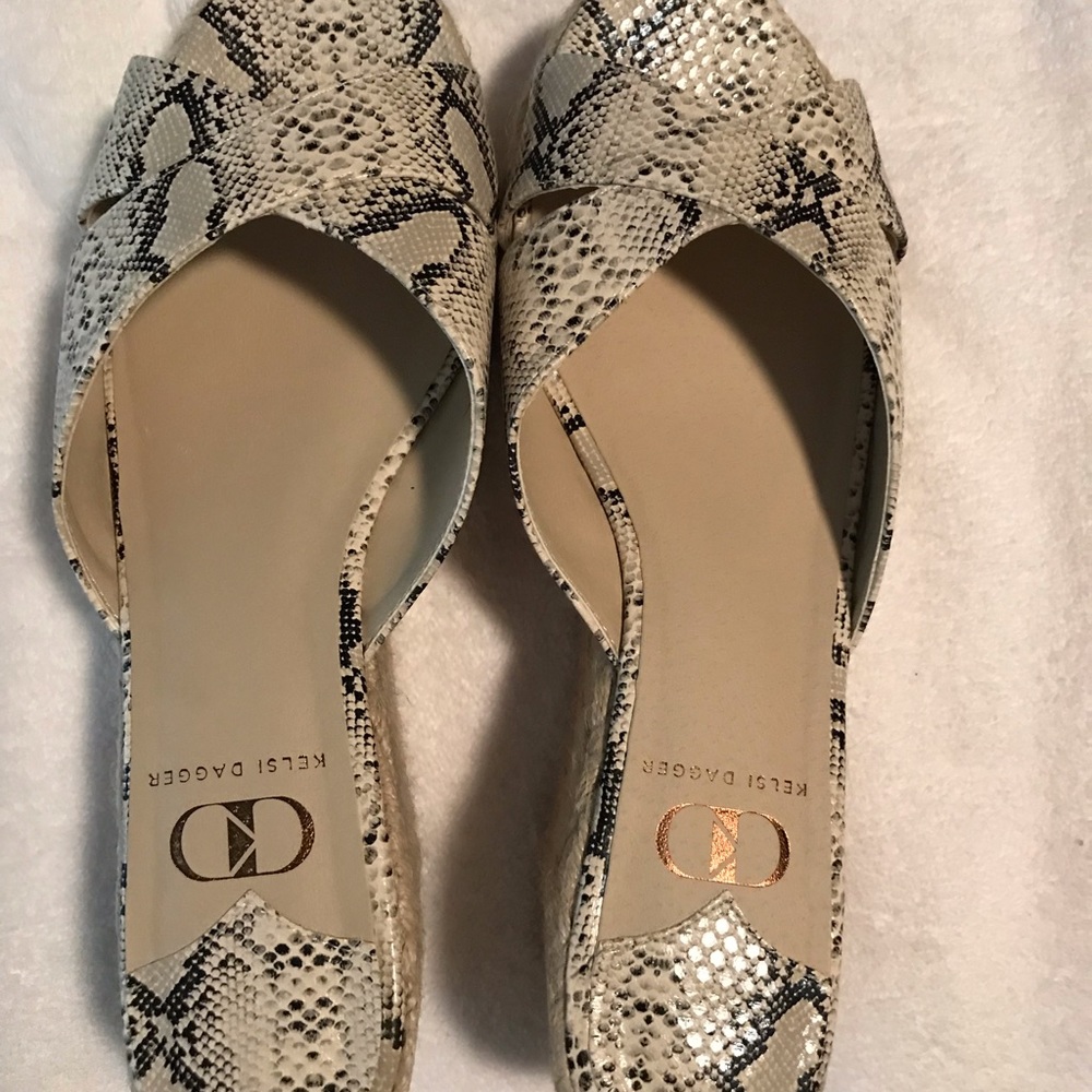 Kelsi Dagger wedges size 9